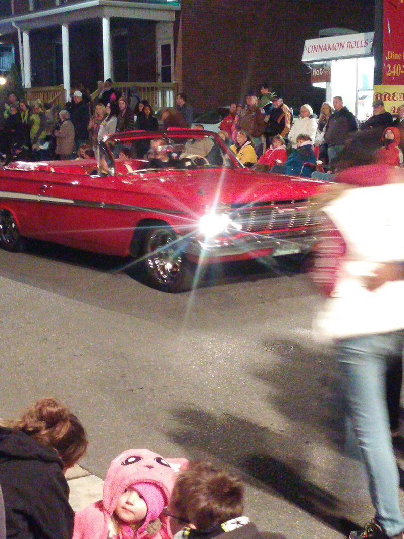 Illustration for article titled Halloween Parade Car Show Photodump